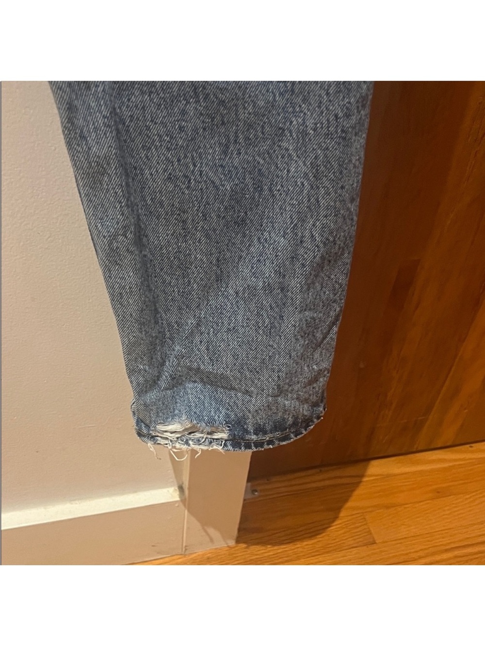 Agolde medium Wash RILEY Blue Denim Jeans size 31. Worn twice. - Picture 14 of 15